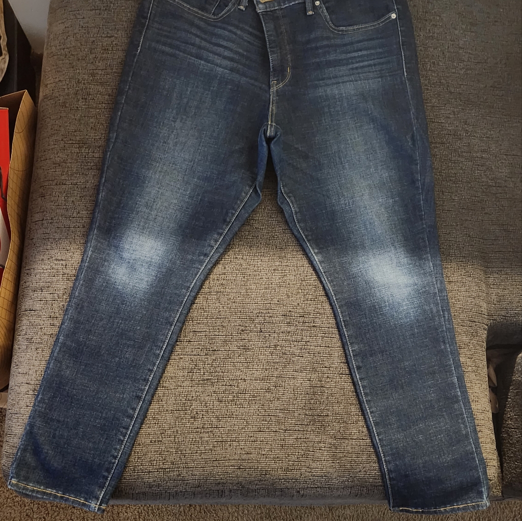 Levis 311